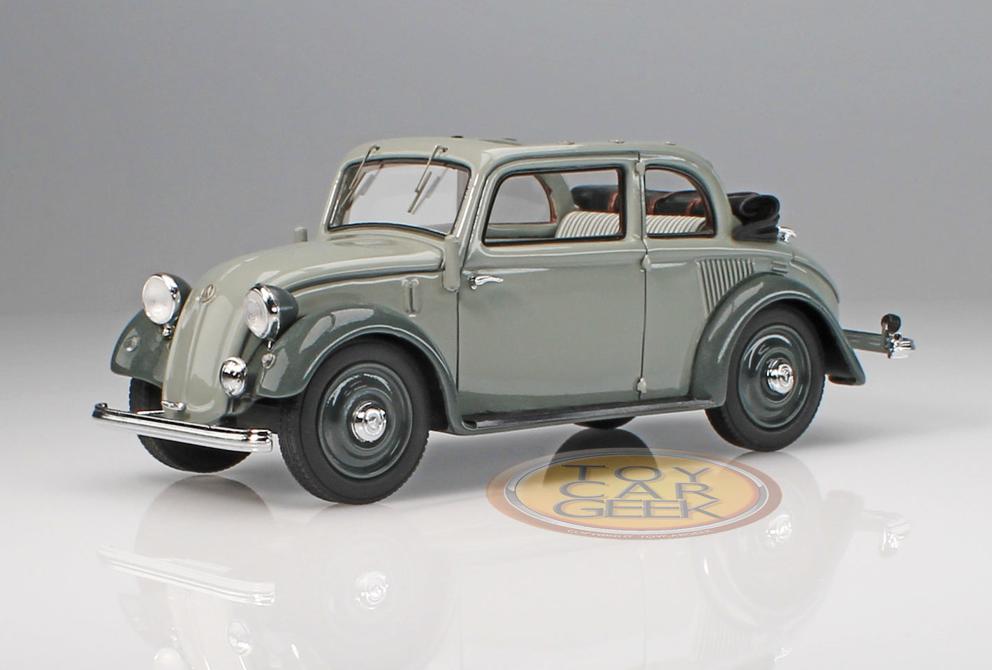 1935 Mercedes-Benz 130 Cabrio-Limousine - Grey (Pre-Owned)