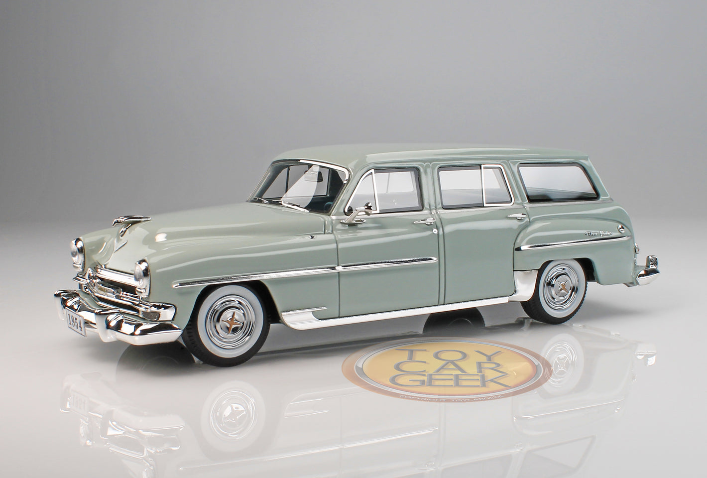 1954 Chrysler New Yorker Town & Country - Gray