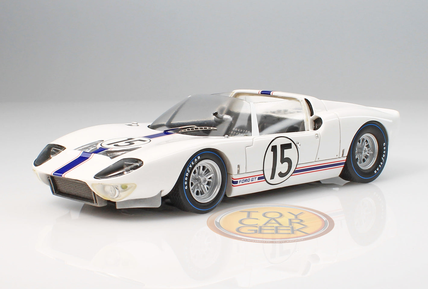 1965 Ford GT Spyder Le Mans #15 - White (Pre-Owned)