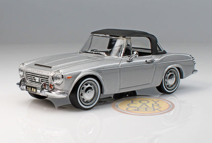 1967 Datsun Roadster 2000 - Silver (Pre-Owned)