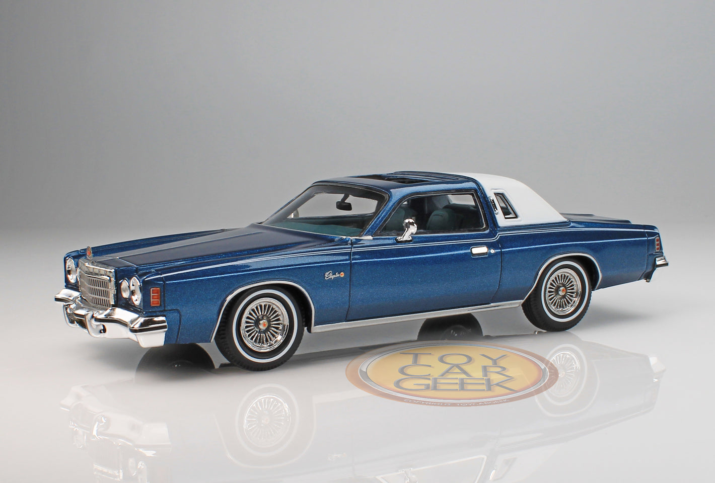 1975 Chrysler Cordoba - Blue
