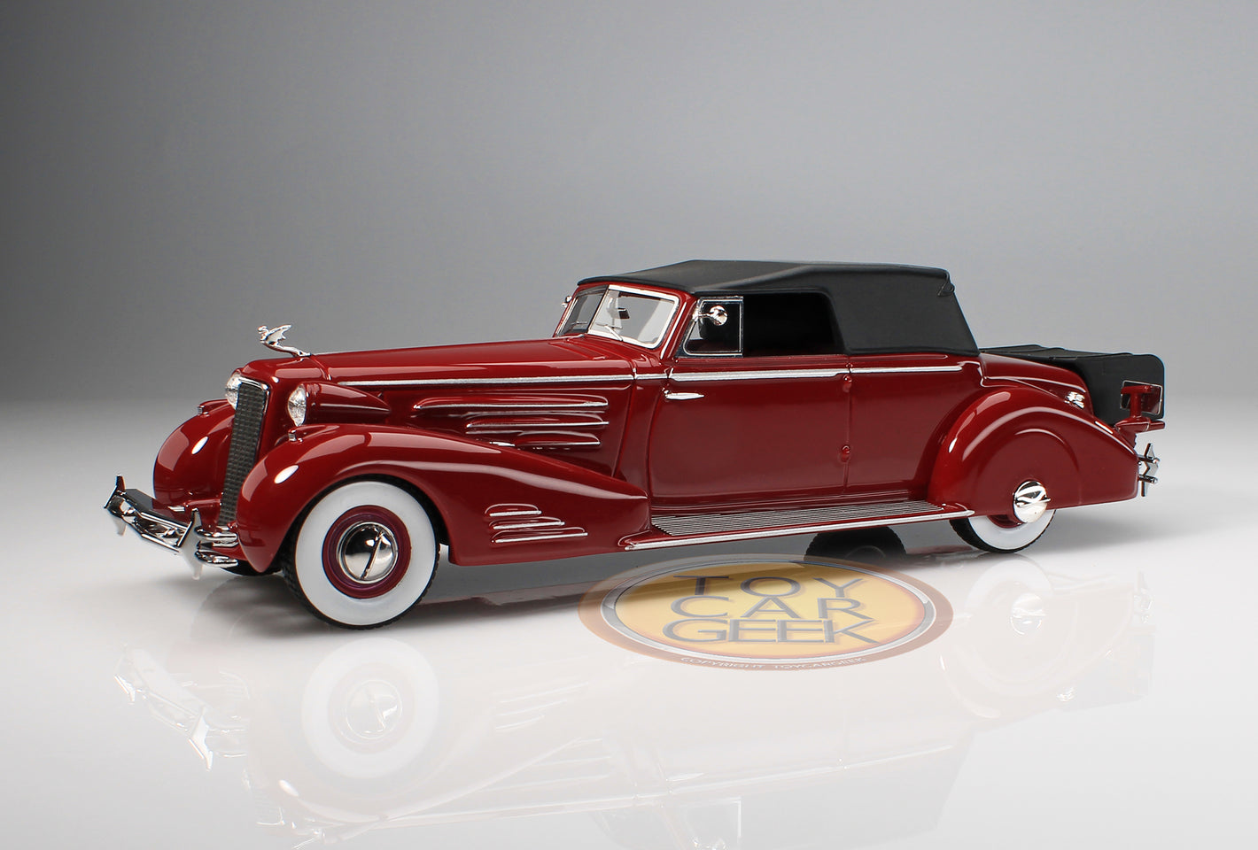 1934 Cadillac 452D V16 Victoria Convertible Coupe, Closed - Red