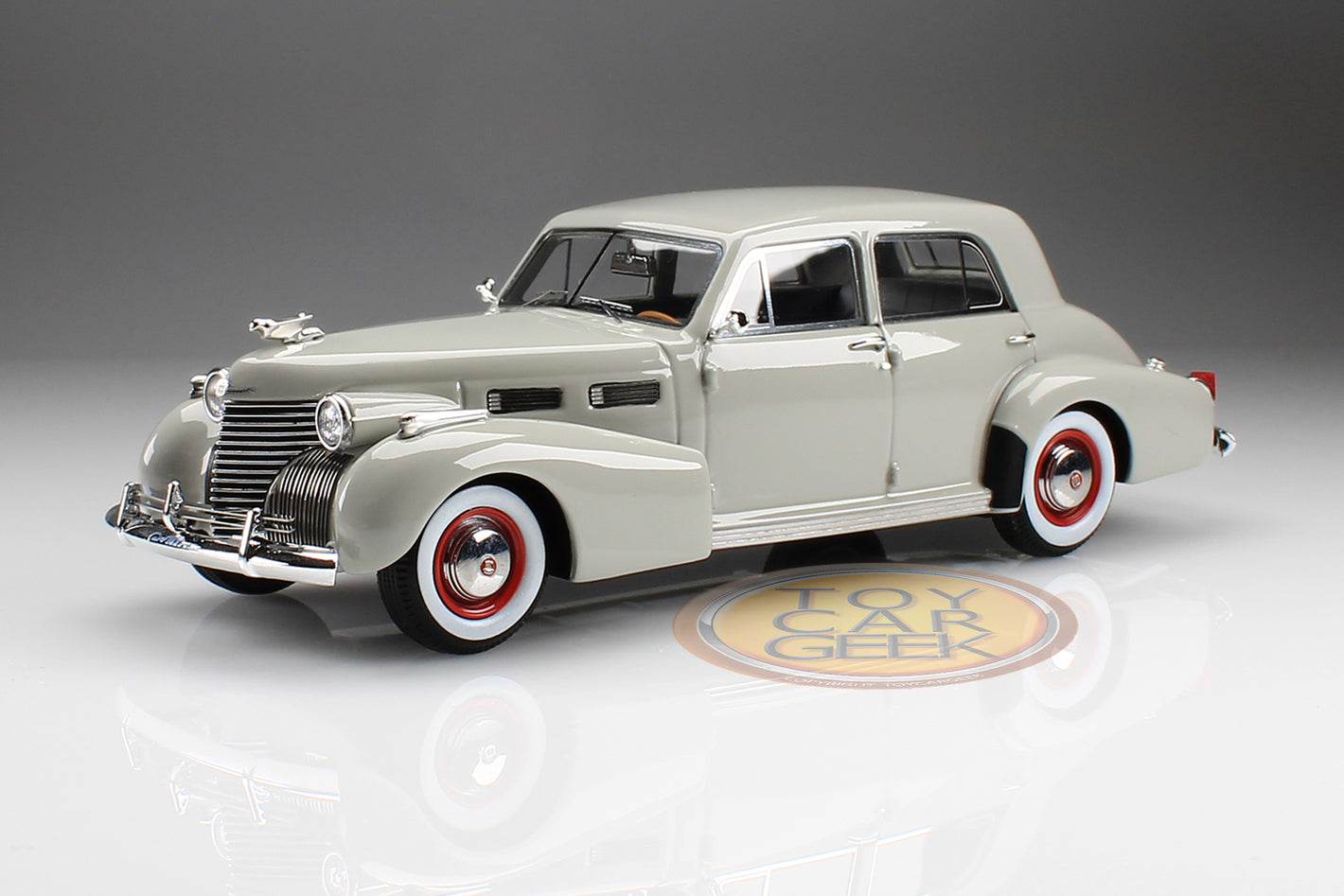 1940 Cadillac Fleetwood Sixty Special - Gray
