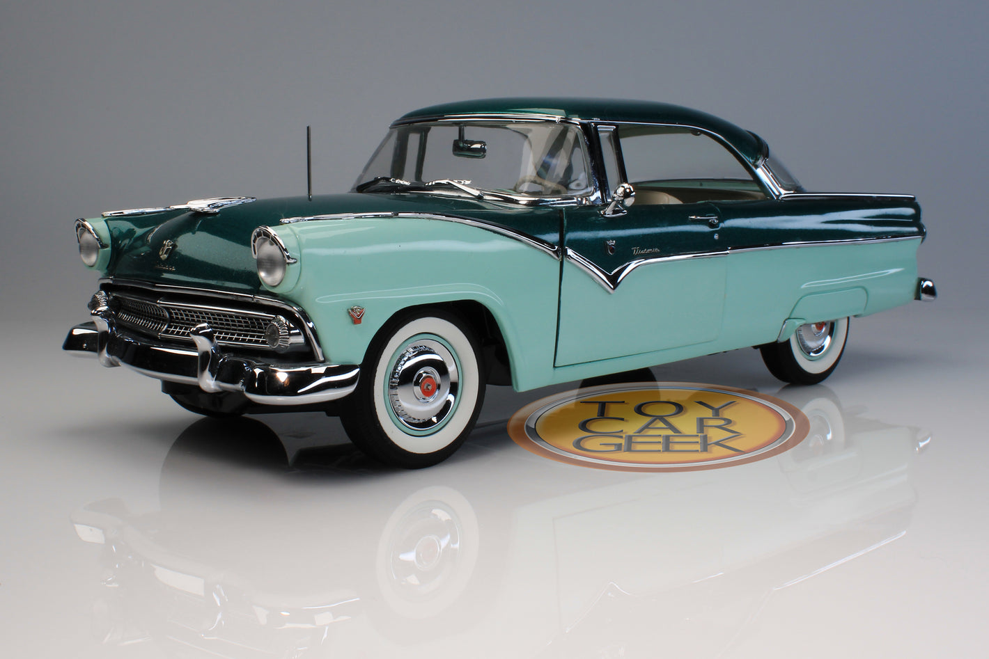 1955 Ford Fairlane Victoria (Pre-Owned)