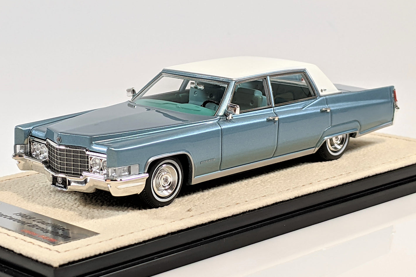 1969 Cadillac Fleetwood 60 Special - Aqua (Pre-Owned)