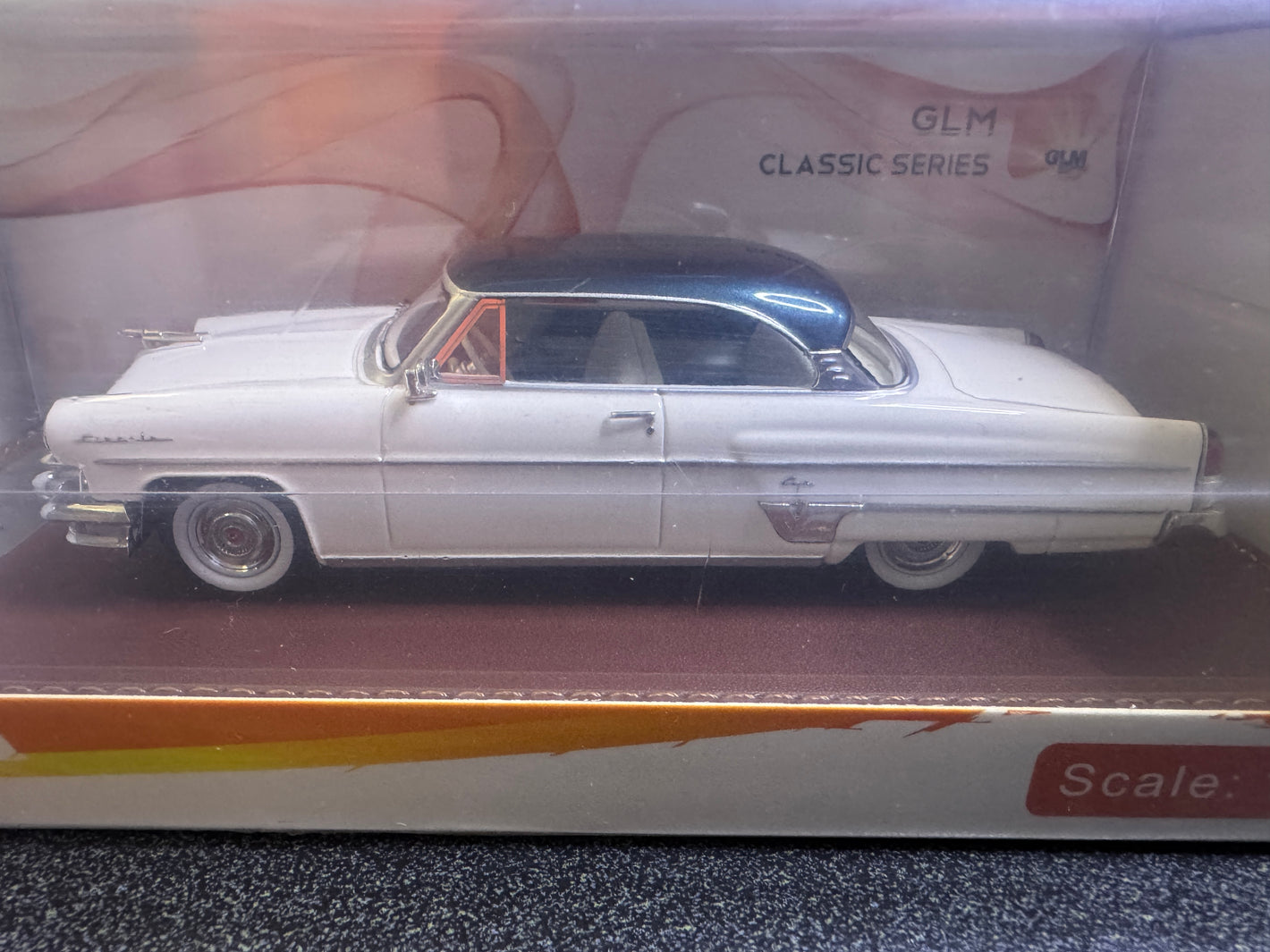 1954 Lincoln Capri - White/Blue