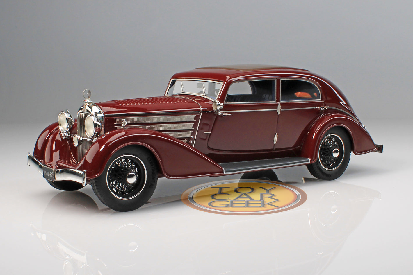 1932 Austro-Daimler ADR 8 Alpine Sedan - Maroon