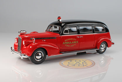 1940 Packard Henney Ambulance - Red/Black