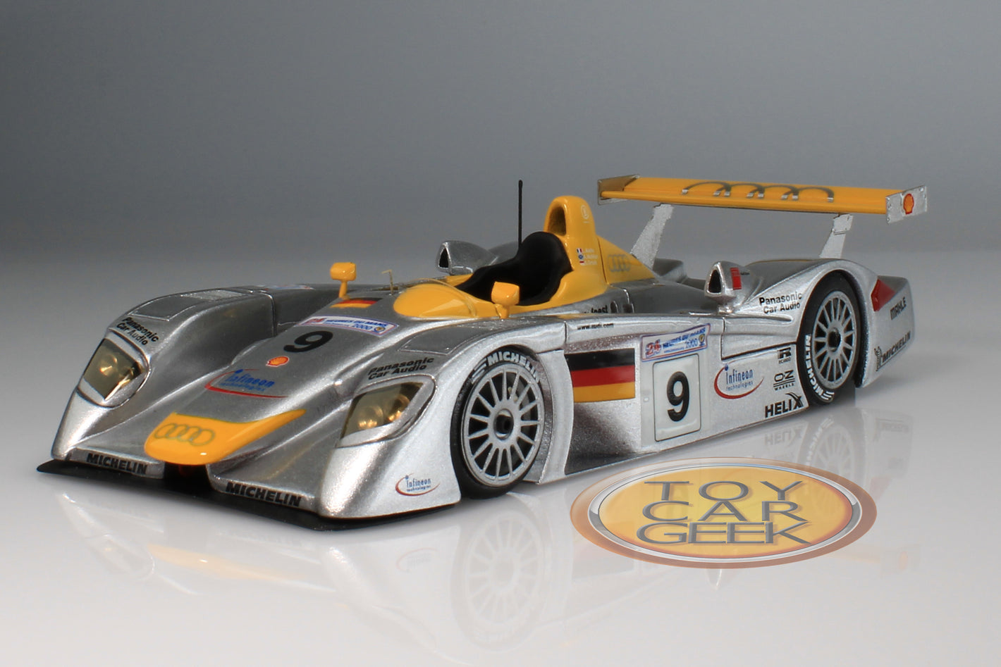 2000 Audi R8R Team Joest 24 hr Le Mans (Pre-Owned)
