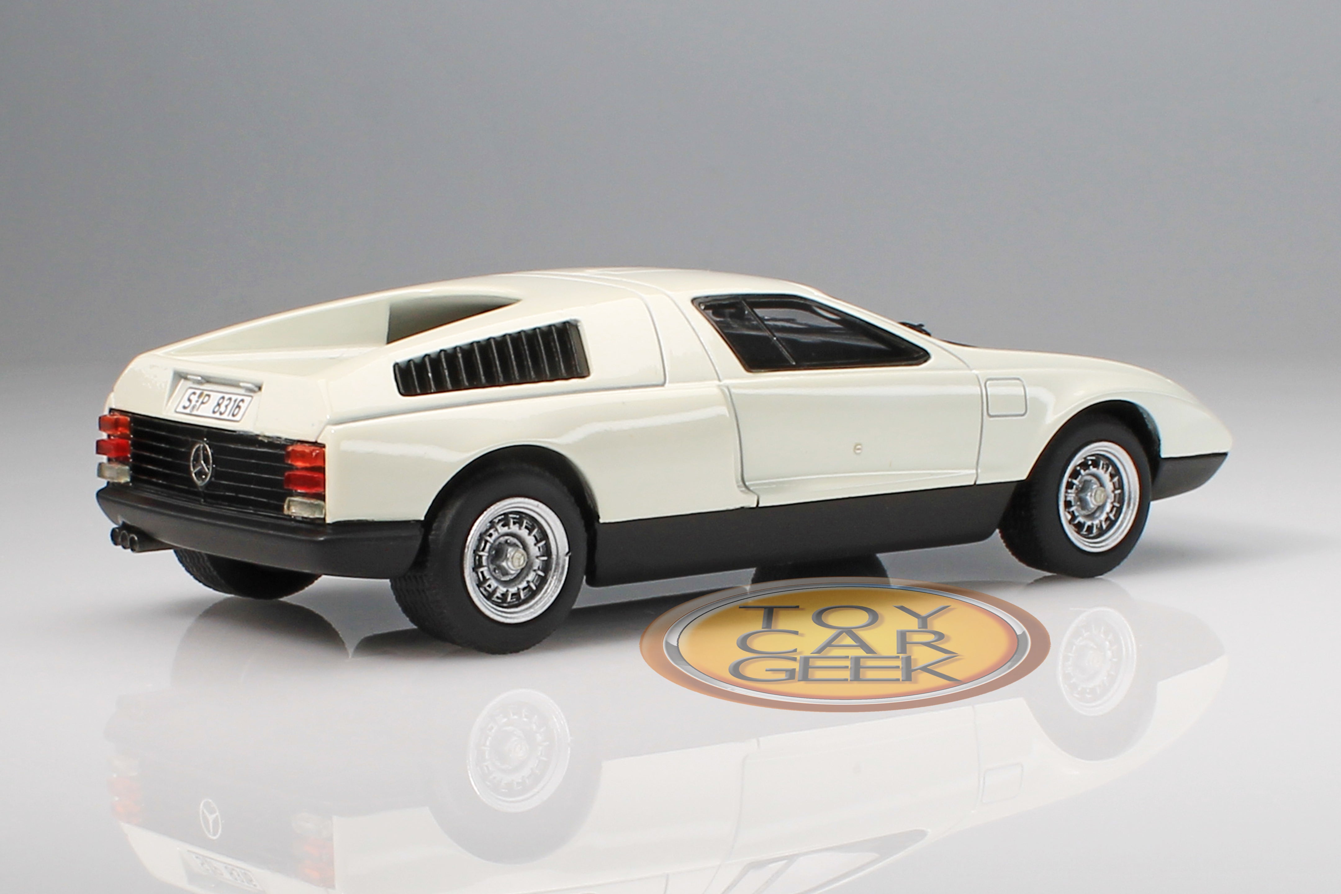 1969 Mercedes-Benz C111 Concept - White (Pre-Owned)