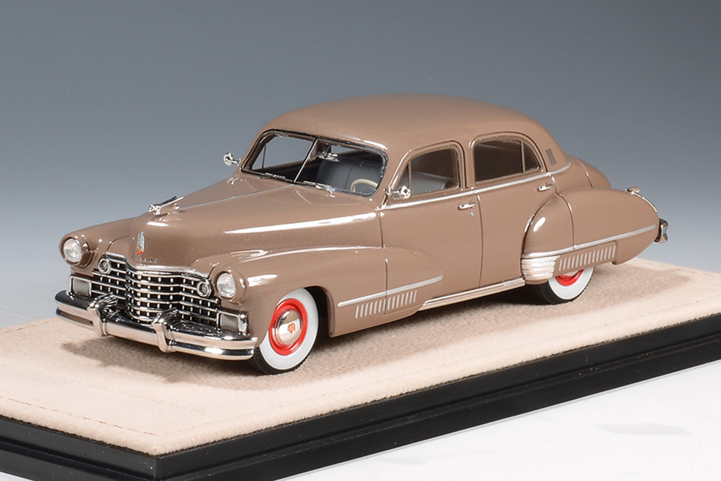 1942 Cadillac Sixty Special - Pawnee Beige