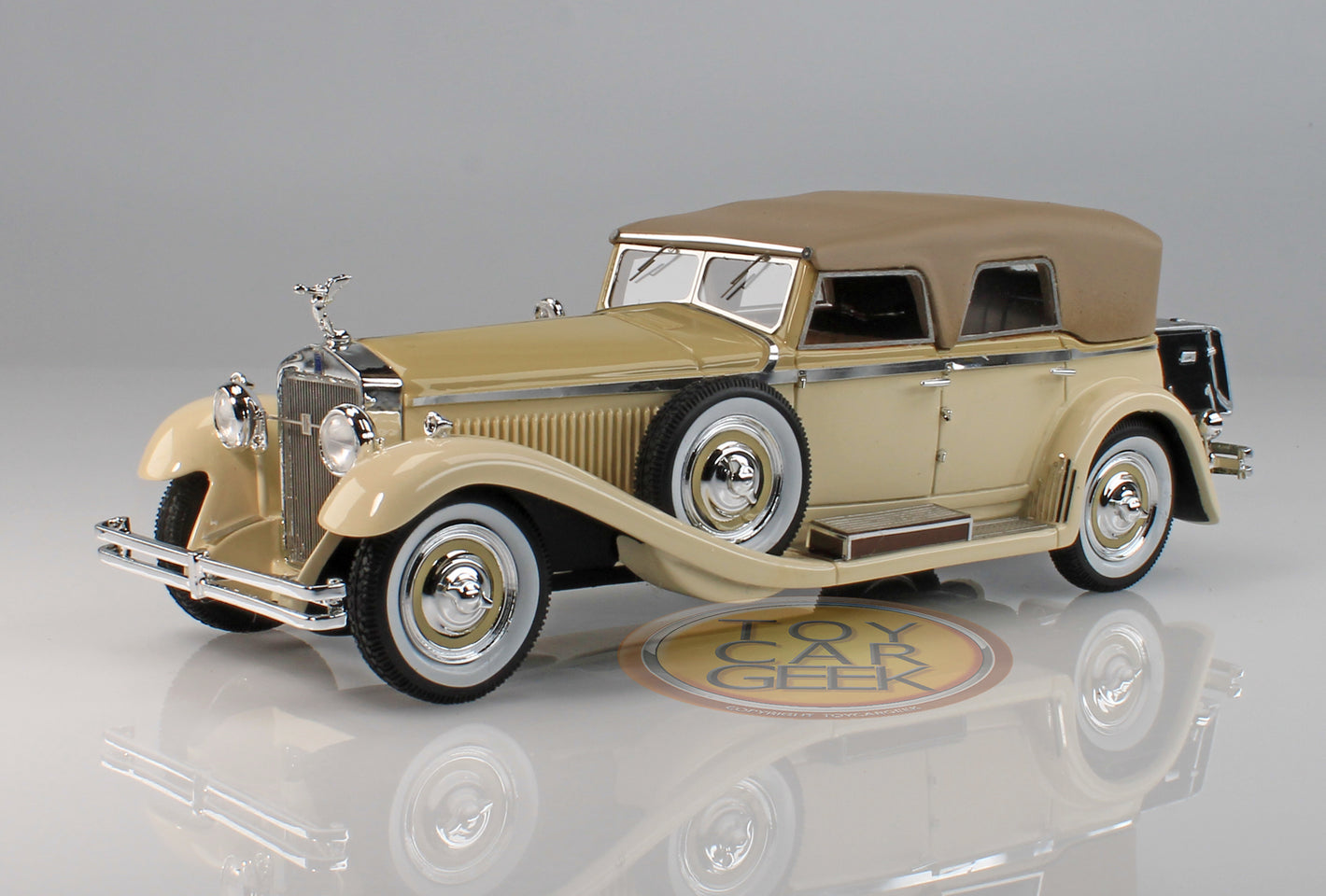 1930 Isotta Fraschini Castagna Tipo 8A SS No. 1651, Closed - Beige