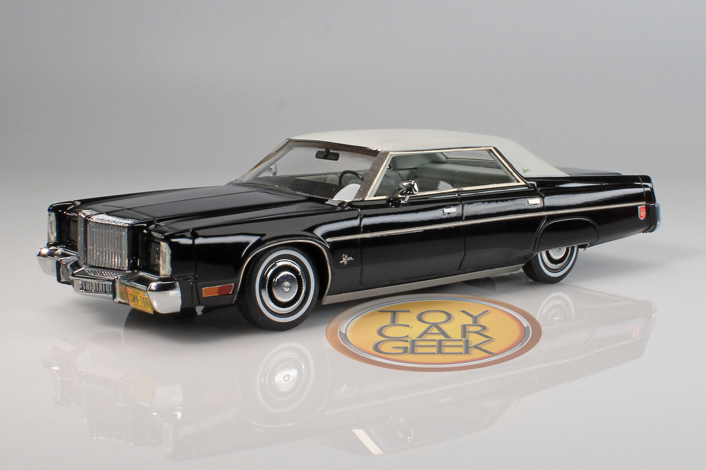 1975 Chrysler Imperial Sedan (Pre-Owned)