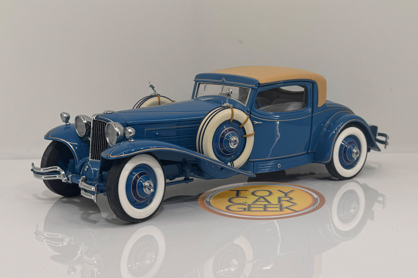 1929 Cord L-29 Special Coupe *1:16 scale* (Pre-Owned)