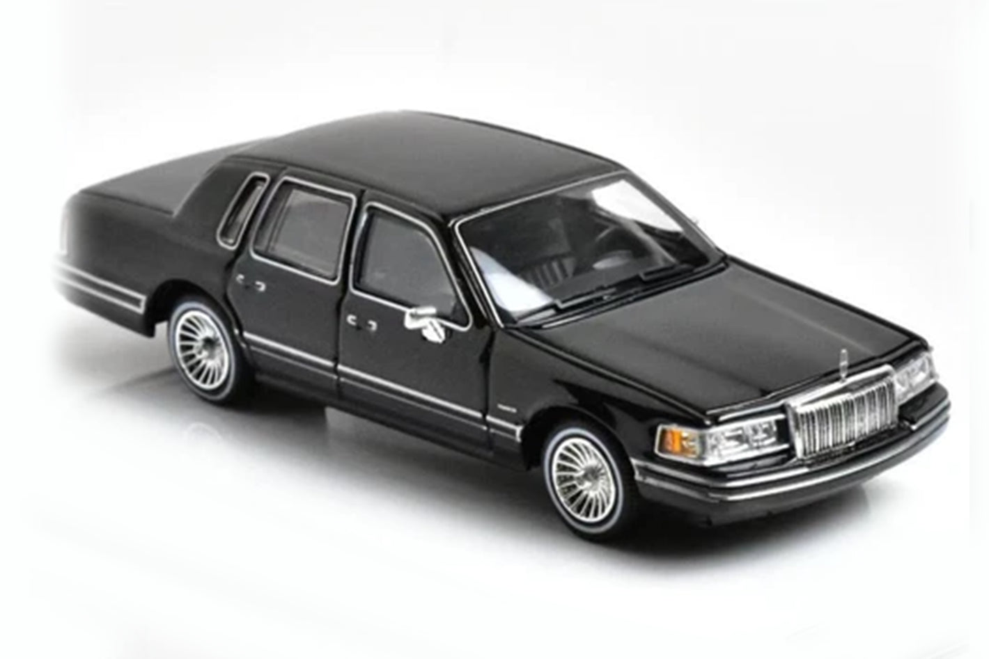 1992 Lincoln Town Car (Pre-Order)