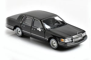 1992 Lincoln Town Car (Pre-Order)