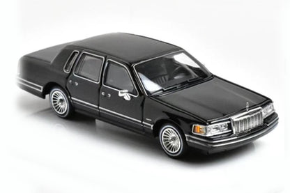 1992 Lincoln Town Car (Pre-Order)