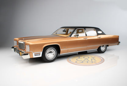 1975 Lincoln Continental Sedan - Bronze (Pre-owned)