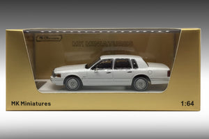 1990 Lincoln Town Car (Pre-Order)
