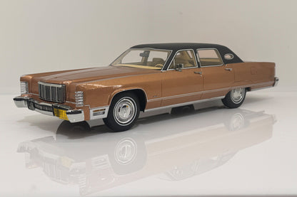 1975 Lincoln Continental Town Car (Pre-Owned)