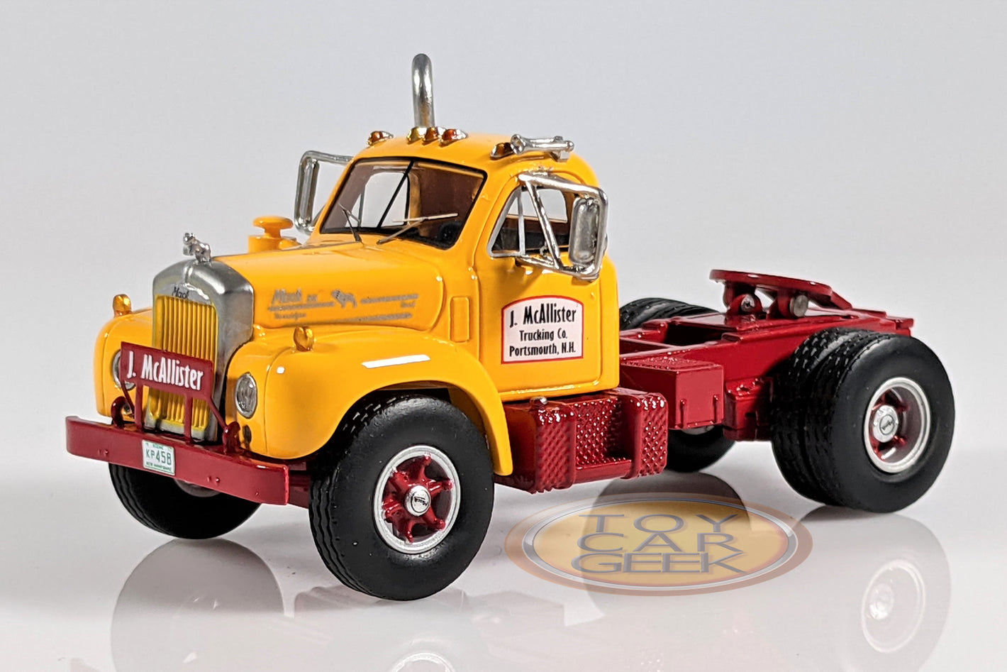 1957 Mack B-61 T - Yellow/Black