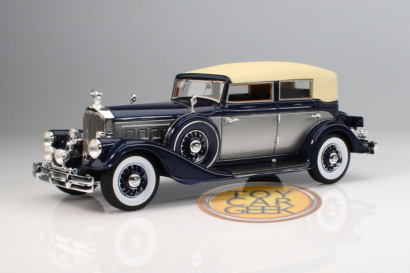 1933 Pierce-Arrow 1242 Convertible Sedan Le Baron, Closed - Blue/Silver