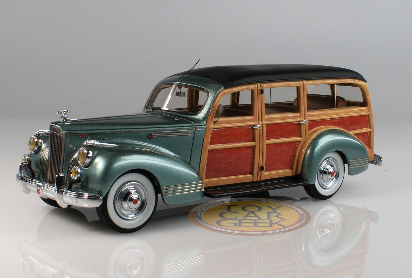 1941 Packard 110 Deluxe Wagon, Green (Pre-Owned)