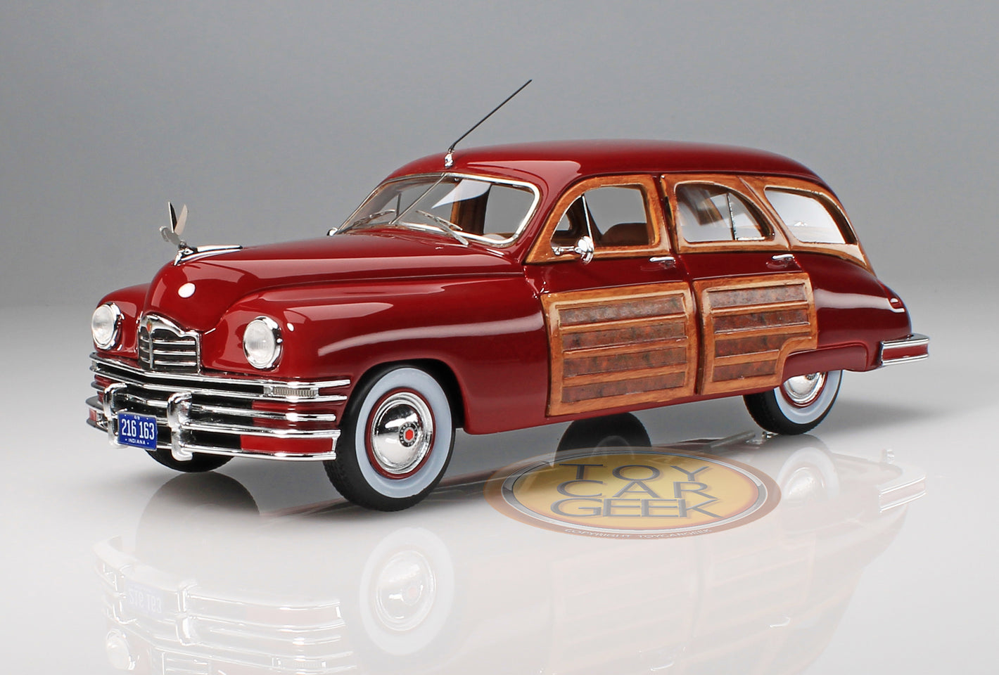 1948 Packard Eight Station Sedan - Red/Wood