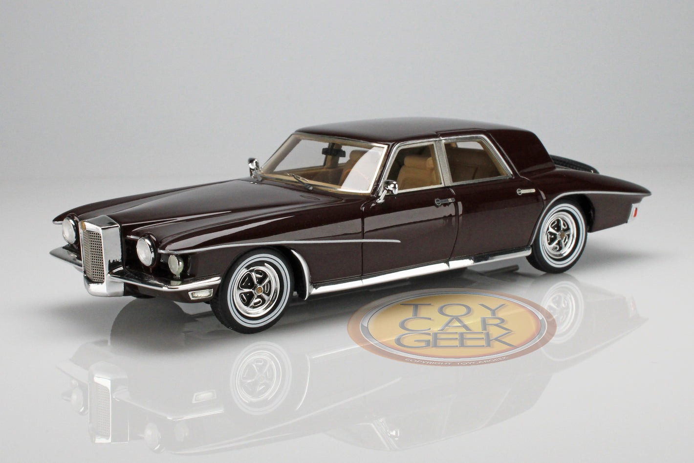1971 Stutz Duplex Sedan - Maroon