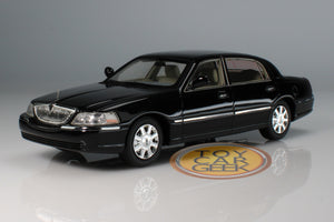 2011 Lincoln Town Car (Pre-Owned)