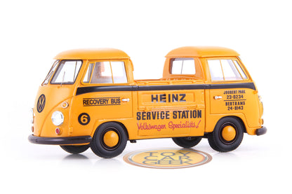 Volkswagen T1 Recovery Bus + 2025 Book of the Year USB Set