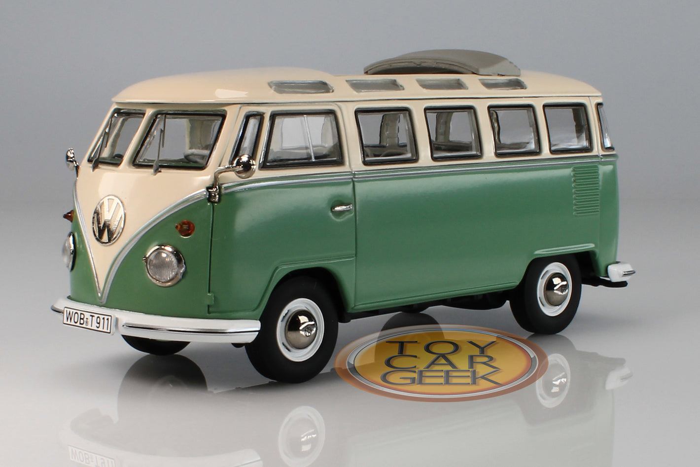 1962 Volkswagen T1b Samba Bus
