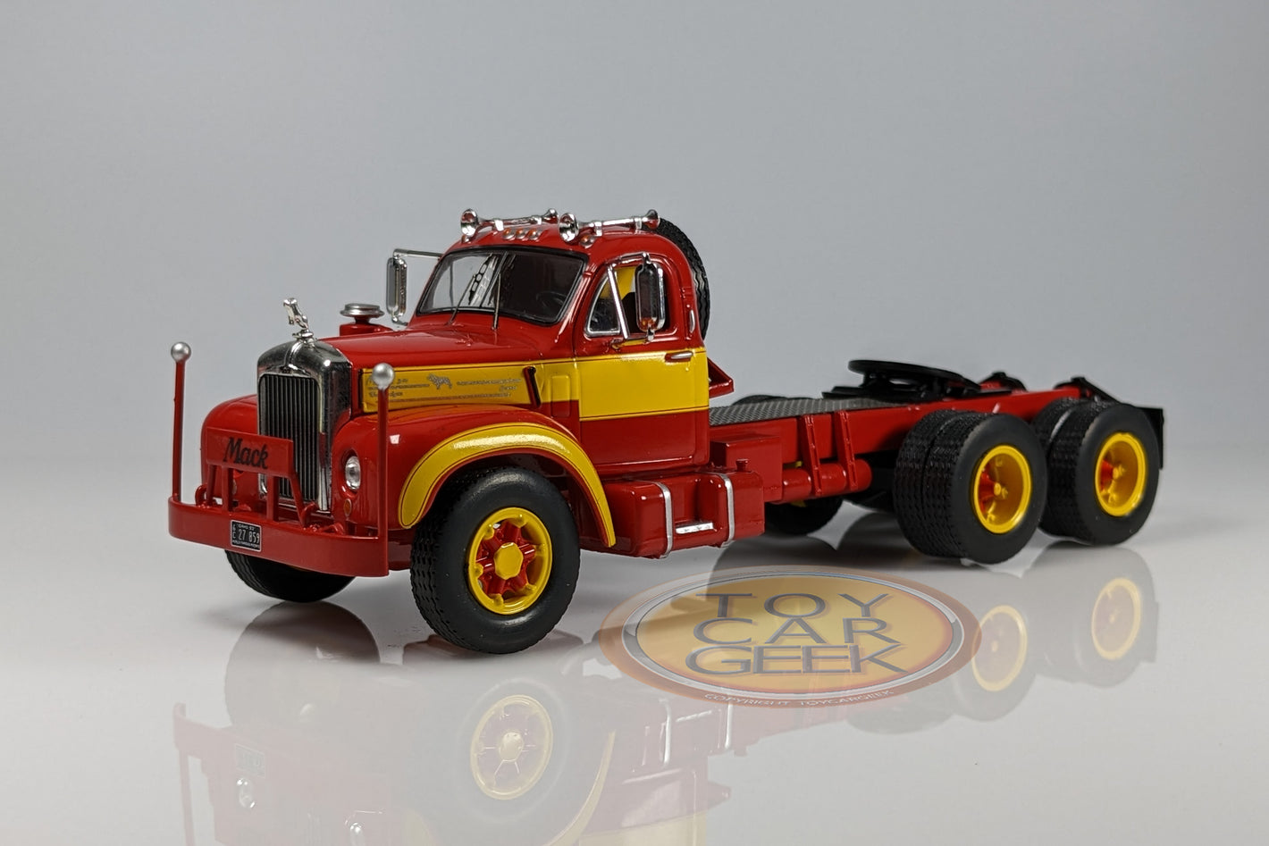 1953 Mack B 61